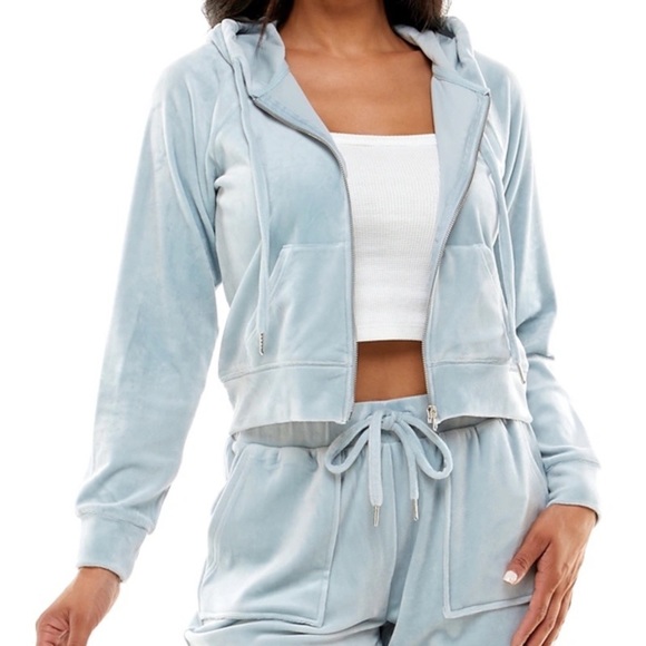 Crave Fame Tops - Crave Fame Velour Hoodie with Pockets Size Juniors Large NWT